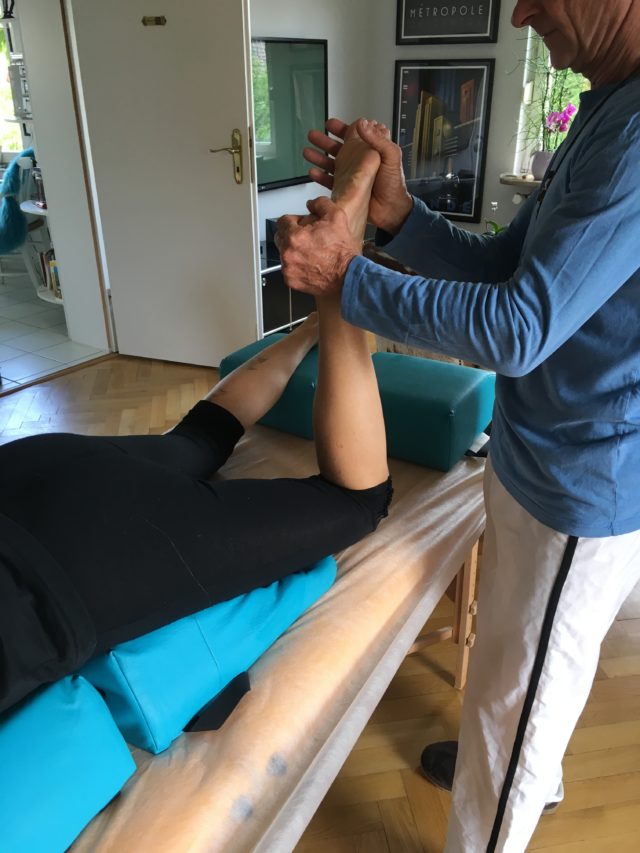 Massage am Bein